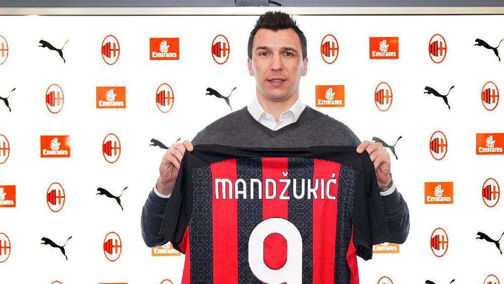 Mario Mandzukic resmi bergabung ke AC Milan pada Selasa (19/1/2021) dan mendapat nomor punggung 9.