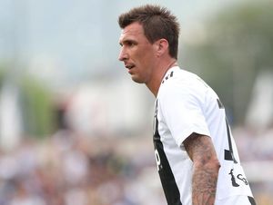 Mario Mandzukic Akan Pakai Nomor Keramat di AC Milan