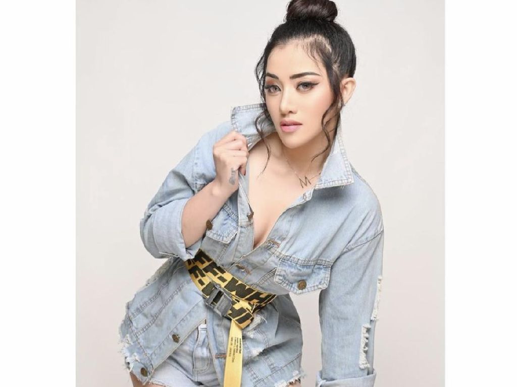 Politisi Seksi Idaman Michelle Amanda Politisi Seksi Idaman Michelle Amanda