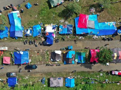 Foto: Tenda Pengungsian untuk Korban Gempa Sulbar