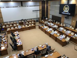 Komisi VIII DPR Rapat Bareng Menag Yaqut Bahas Biaya Ibadah Haji 2021