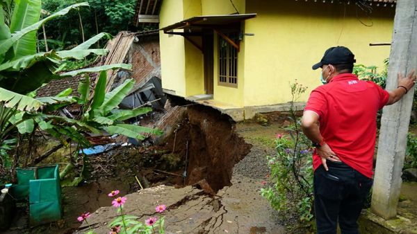 Rumah Rusak-Ambruk Akibat Tanah Gerak di Purworejo Terus Bertambah