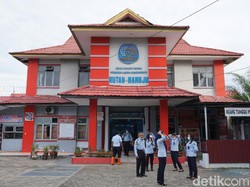 Kamar Rutan Mamuju Ambruk Akibat Gempa, Warga Binaan Nginap di Musala-Gereja