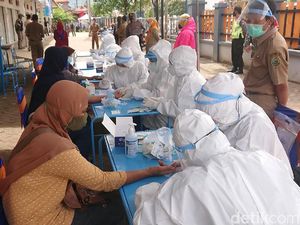 Satu Pedagang Trenggalek Meninggal Positif COVID-19, Puluhan Orang Rapid Test Satu Pedagang Trenggalek Meninggal Positif COVID-19, Puluhan Orang Rapid Test
