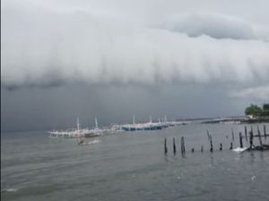 Heboh Awan Tsunami di Langit Polman Sulbar Heboh Awan Tsunami di Langit Polman Sulbar
