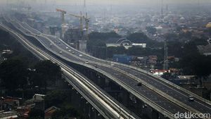 Tol Japek Layang Lengang Usai Diterapkan Berbayar