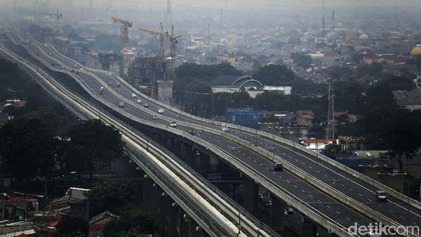 Tol Japek Layang Lengang Usai Diterapkan Berbayar