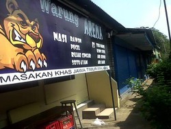 Ada di Gang Buntu, Warung Soto dan Bakmi Selalu Diantre Pembeli