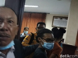 Kristen Gray Akan Dideportasi Pakai Pesawat yang Langsung ke AS