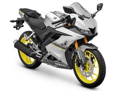 Ogah Ketinggalan CBR150R, Yamaha R15 Punya Warna Baru