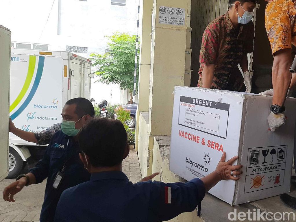 Hari Ini Surabaya Kembali Dapat Jatah 27 Ribu Vaksin COVID-19 Hari Ini Surabaya Kembali Dapat Jatah 27 Ribu Vaksin COVID-19