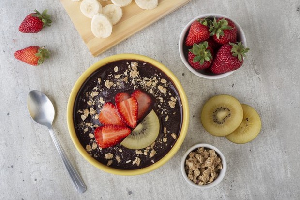 Açaí Bowl salah satu makanan yang memiliki rasa enak dan sehat, tidak mengherankan jika Meghan mengungkapkan bahwa açaí bowl adalah sarapan favoritnya