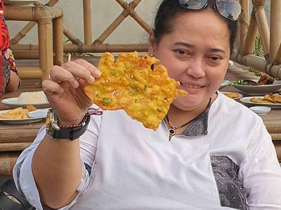 Mengenang Momen Mbak You Saat Jajan Gultik dan Ngemil Gorengan