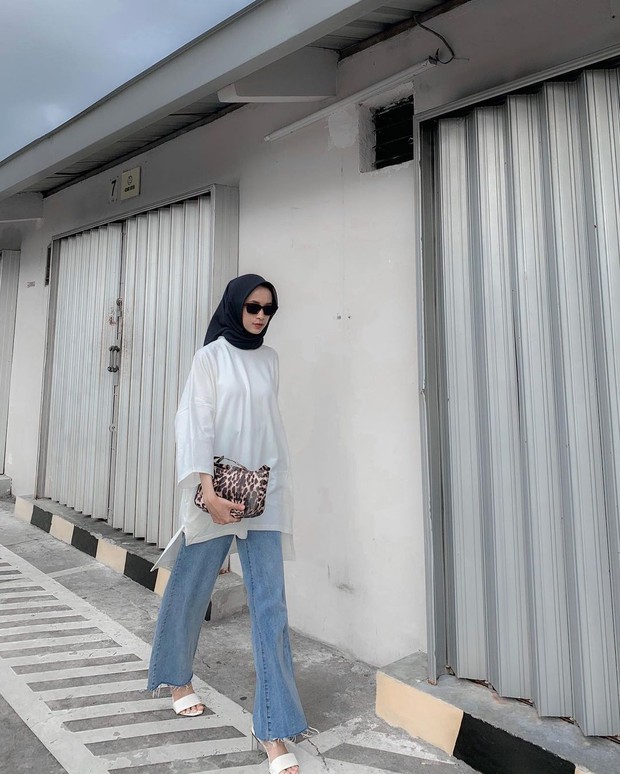 blouse oversized untuk tampilan lebih longgar/instagram.com/wulanshintaaa_