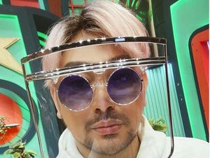 Caren Delano Ungkap Alasan Selalu Pakai Wig