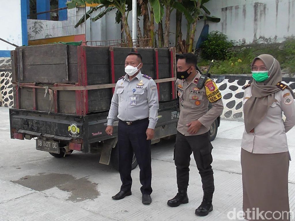 BKP Gorontalo Kembalikan Ratusan Kilogram Daging Anjing ke Wakai