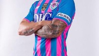 Kala Torres memperkuat tim asal Jepang di tahun 2018, tubuhnya memang sudah terlihat lebih kekar (Instagram/fernandotorres)