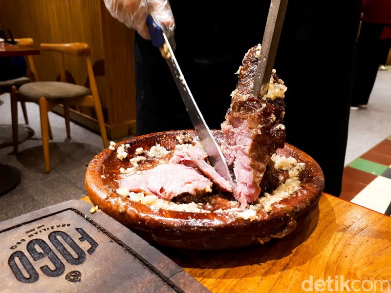 Fogo: Makan Brazilian BBQ Sepuasnnya Cuma Rp 125 Ribu!