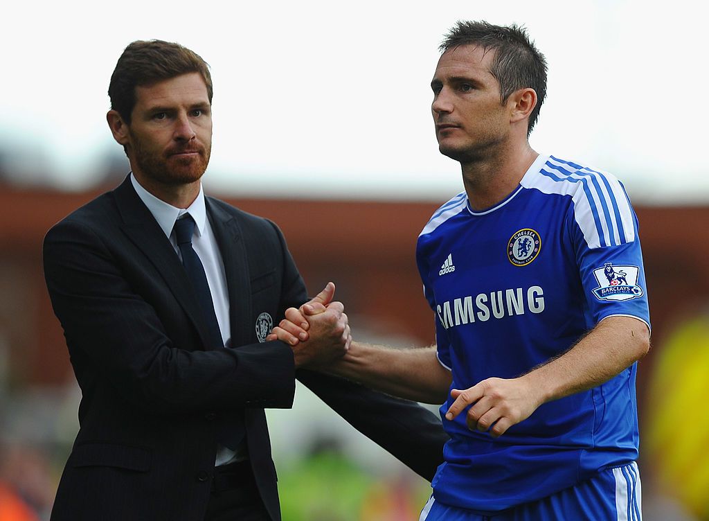 LONDON, ENGLAND - DECEMBER 05: Chelsea Manager Frank Lampard watches as his team warms up prior to the Premier League match between Chelsea and Leeds United at Stamford Bridge on December 05, 2020 in London, England.  A limited number of fans are welcome to the stadiums to watch elite football in England.  This was after the loosening of spectator restrictions in level one and two areas only.  (Photo by Matthew Childs - Pool / Getty Images)