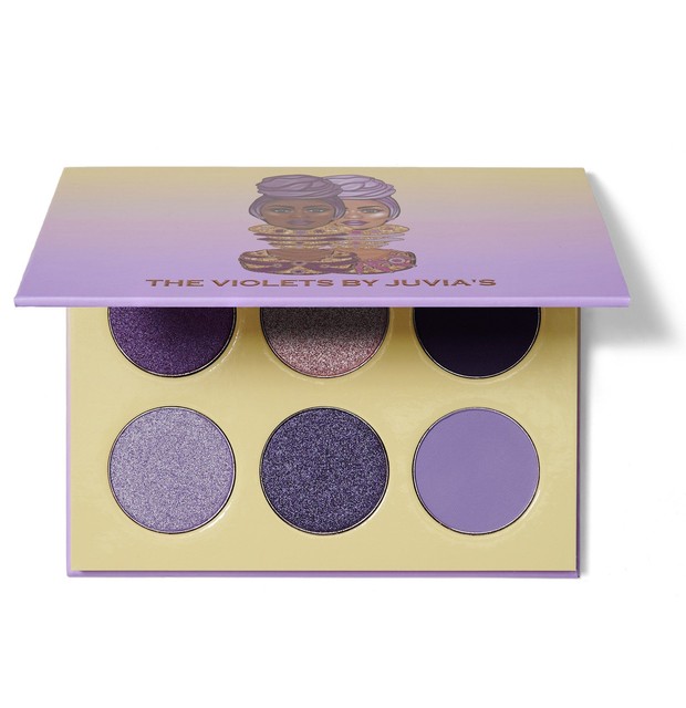 Palet eyeshadow ungu Violets dari Juvia’s siap untuk menambahkan warna yang sempurna pada setiap tampilan eyeshadow.