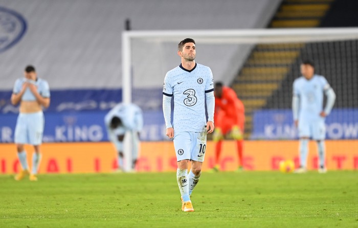 LEICESTER, ENGLAND - JANUARY 19: Christian Pulisic of Chelsea reacts after their side concedes during the Premier League match between Leicester City and Chelsea at The King Power Stadium on January 19, 2021 in Leicester, England. Sporting stadiums around the UK remain under strict restrictions due to the Coronavirus Pandemic as Government social distancing laws prohibit fans inside venues resulting in games being played behind closed doors. (Photo by Michael Regan/Getty Images)