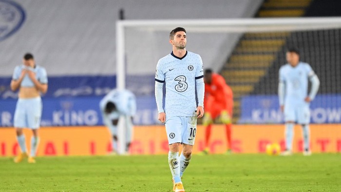 LEICESTER, ENGLAND - JANUARY 19: Christian Pulisic of Chelsea reacts after their side concedes during the Premier League match between Leicester City and Chelsea at The King Power Stadium on January 19, 2021 in Leicester, England. Sporting stadiums around the UK remain under strict restrictions due to the Coronavirus Pandemic as Government social distancing laws prohibit fans inside venues resulting in games being played behind closed doors. (Photo by Michael Regan/Getty Images)