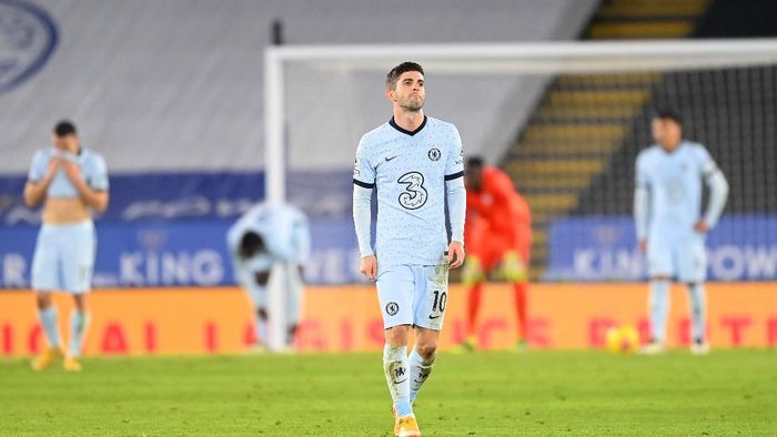 Liga Inggris LEICESTER, ENGLAND - JANUARY 19: Christian Pulisic of Chelsea reacts after their side concedes during the Premier League match between Leicester City and Chelsea at The King Power Stadium on January 19, 2021 in Leicester, England. Sporting stadiums around the UK remain under strict restrictions due to the Coronavirus Pandemic as Government social distancing laws prohibit fans inside venues resulting in games being played behind closed doors. (Photo by Michael Regan/Getty Images)