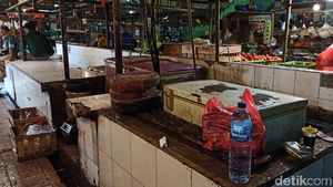 Lowongnya Lapak Pedagang Daging Sapi di Pasar yang Mogok Jualan