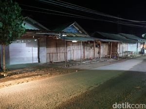 Mandalika Lombok di Kala Malam, Hanya Ada Anjing Liar Berkeliaran