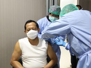 Disuntik Vaksin COVID-19, Tito: Tidak Terasa Apa-apa