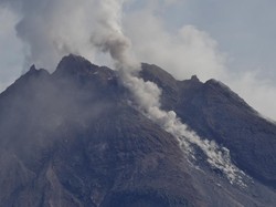 Gunung Merapi Erupsi 4 Kali Pagi Ini