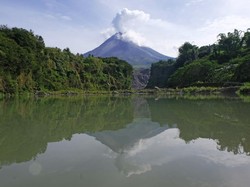 Aliran Lahar Hujan Gunung Merapi Capai 6 Km dari Puncak