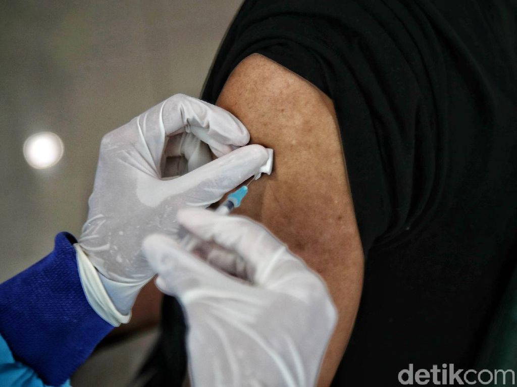 Viral Anjuran Minum Air Kelapa untuk Netralkan Vaksin COVID-19, Ini Faktanya Viral Anjuran Minum Air Kelapa untuk Netralkan Vaksin COVID-19, Ini Faktanya