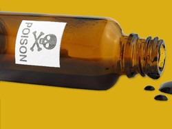 Nenek 70 Tahun Ini Coba Racuni Kopi Suaminya Pakai Racun Kecoa