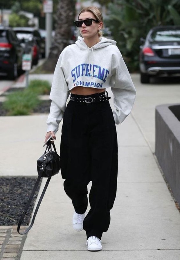 Oversized Crop Hoodie With Jogger Pants/foto: pinterest.com Oversized Crop Hoodie With Jogger Pants
