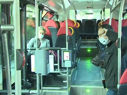 Pandemi di Mallorca, Warga Nggak Boleh Ngomong di Transportasi Umum