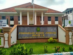 Hakim dan Panitera COVID-19, Pengadilan Negeri Jombang Di-Lockdown