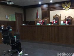 Pinangki Berurai Air Mata Minta Pengampunan Hakim di Sidang Pleidoi