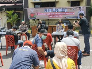 Polisi Kota Kediri dan Istri Penyintas COVID 19 Siap Donor Plasma Darah Polisi Kota Kediri dan Istri Penyintas COVID 19 Siap Donor Plasma Darah