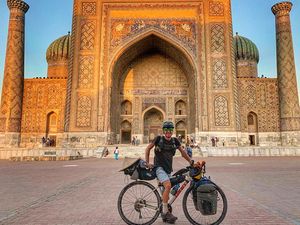 Dari China, Pria Inggris Ini Gowes Sepeda Kelilingi 15 Negara