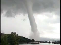 5 Tahap Terjadinya Puting Beliung Waterspout Menurut LAPAN
