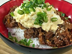 Dino Patti Djalal Bagikan 100 Korean Rice Bowl untuk yang Terdampak Pandemi