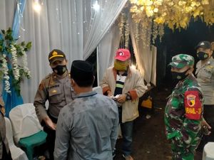 Satgas COVID-19 Banyuwangi Bubarkan Pertunjukan Janger Satgas COVID-19 Banyuwangi Bubarkan Pertunjukan Janger