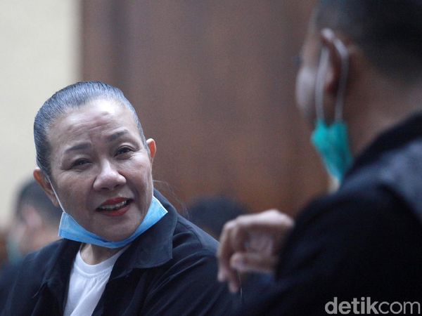 Senyum Santai Maria Lumowa, Terdakwa Pembobol Bank BNI Rp 1,7 Triliun