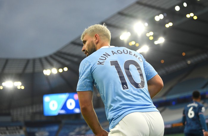 MANCHESTER, ENGLAND - OCTOBER 17: Sergio Aguero of Manchester City in action during the Premier League match between Manchester City and Arsenal at Etihad Stadium on October 17, 2020 in Manchester, England. Sporting stadiums around the UK remain under strict restrictions due to the Coronavirus Pandemic as Government social distancing laws prohibit fans inside venues resulting in games being played behind closed doors. (Photo by Michael Regan/Getty Images)