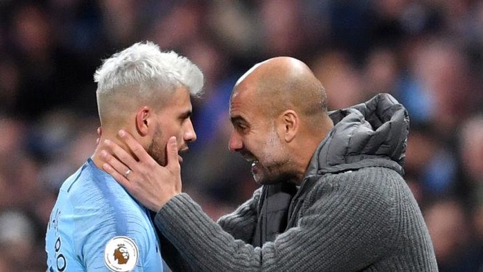 MANCHESTER, ENGLAND - OCTOBER 17: Sergio Aguero of Manchester City in action during the Premier League match between Manchester City and Arsenal at Etihad Stadium on October 17, 2020 in Manchester, England. Sporting stadiums around the UK remain under strict restrictions due to the Coronavirus Pandemic as Government social distancing laws prohibit fans inside venues resulting in games being played behind closed doors. (Photo by Michael Regan/Getty Images)