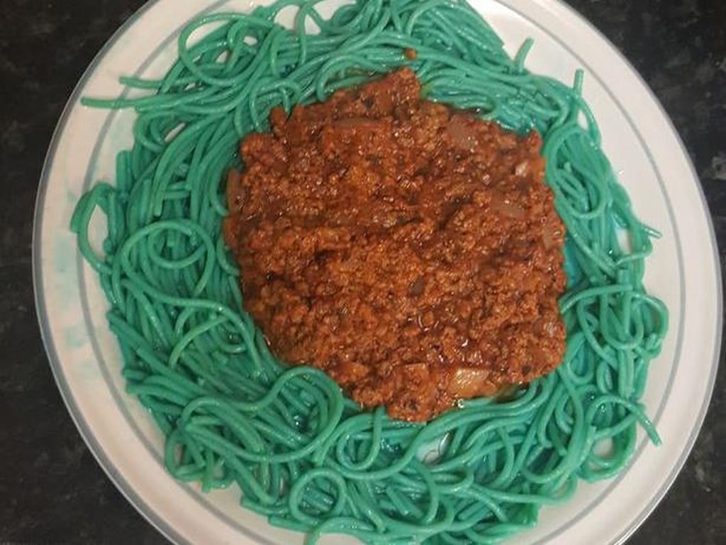 Spaghetti Bolognese Warna Biru Ini Disebut Netizen Menu Shrek