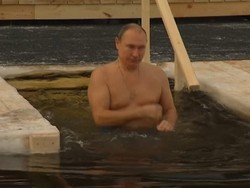 Di Masa Pandemi Corona, Putin Jalani Ritual Epiphany