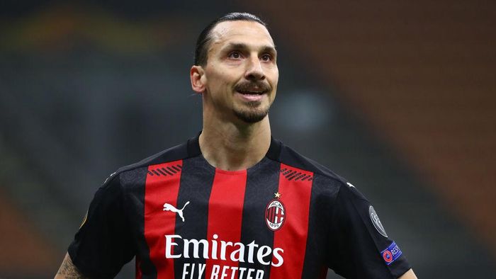 MILAN, ITALY - NOVEMBER 05: Zlatan Ibrahimovic of AC Milan looks on during the UEFA Europa League Group H stage match between AC Milan and LOSC Lille at San Siro Stadium on November 5, 2020 in Milan, Italy. (Photo by Marco Luzzani/Getty Images)