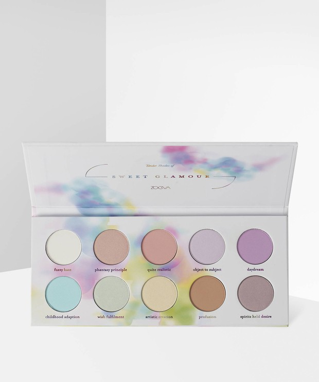 Sweet Glamour Eyeshadow Palette dari Zoeva merupakan pilihan yang sempurna untuk berbagai tampilan di musim panas nanti.